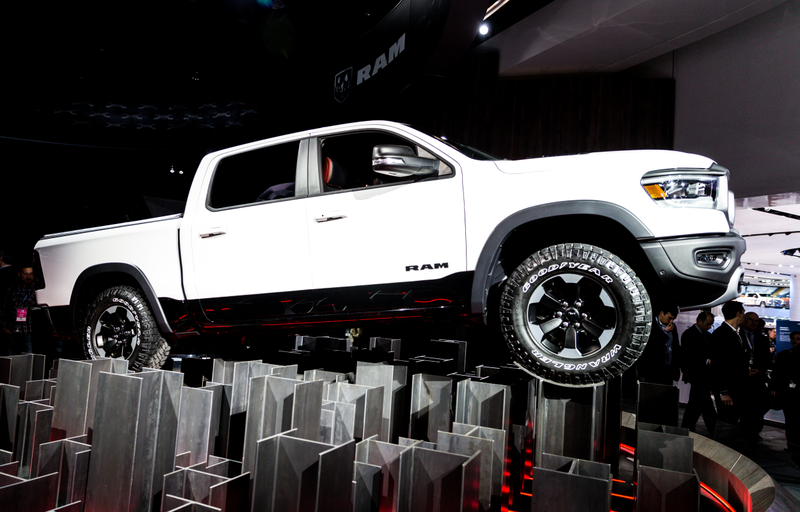 Illustration for article titled The 2019 Ram 1500 Gets Hybrid Tech And An Insane 12-Inch Touchscreen